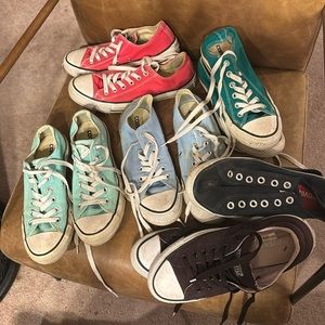 6 Pairs of women’s size 7 Chuck Taylor Converse low profile shoes